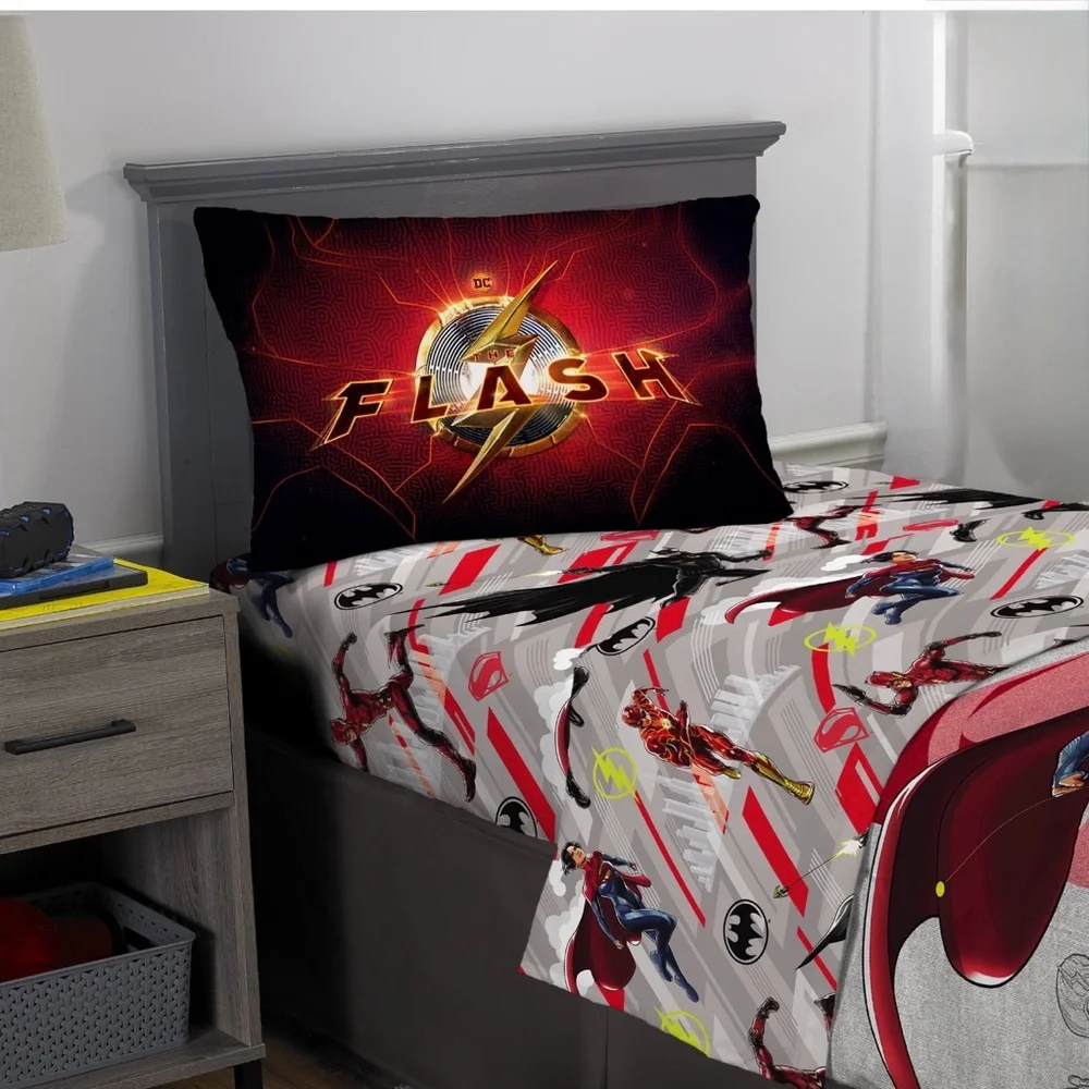DC Comics The Flash Red Black Yellow Twin Comforter Set